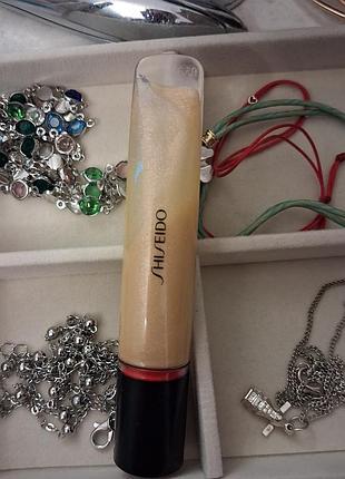 Блиск shiseido