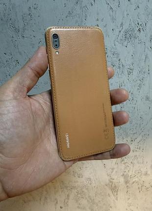 Смартфон huawei y6 (опис)