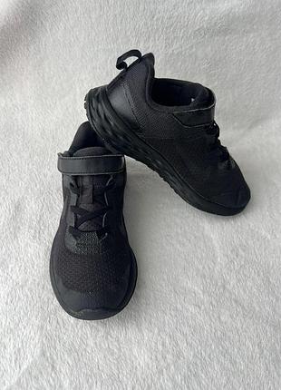 Кроссовки фирмы nike 32 размера по стельке 20,5 см