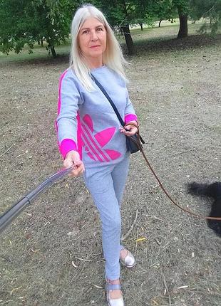 Костюм сірий спортивний