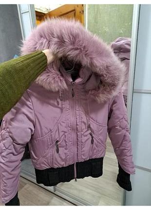 Зимову куртка теплесенька