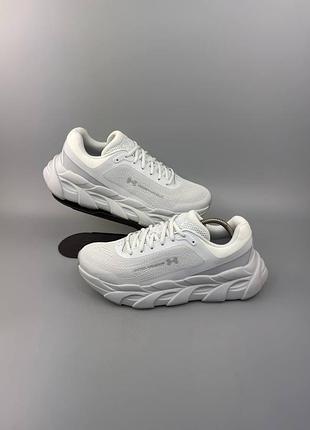 Чоловічі кросівки для бігу та ходьби under armour ua infinite elite "white / halo gray / metallic silver"