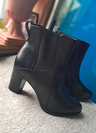 Шкіряні черевики ботильйони clarks — розмір 37.5 (устілка 23.5 см)