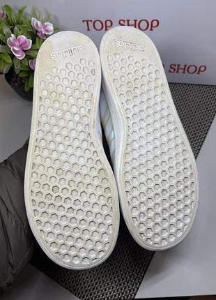 Оригінальні кросівки adidas 8
