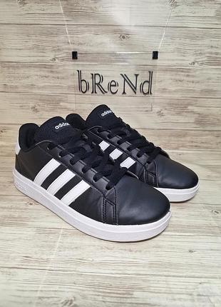 Стильні дитячі кросівки adidas grand court