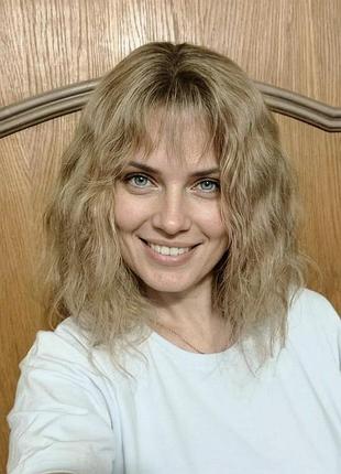 Перука зі 100% натурального людського волосся, пшенично-русява з темними коренями, хвиляста, каре