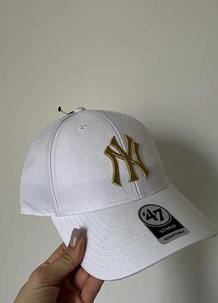 Бейсболка унісекс '47 mvp new york yankees біла із золотим логотипом ny. оригінал. нова.