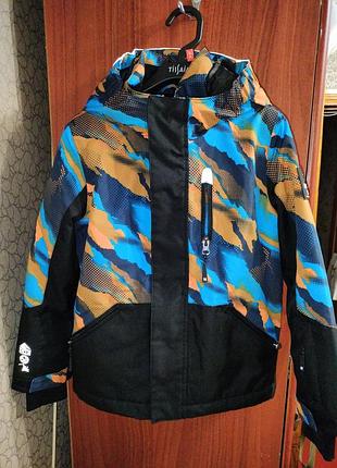 Продам зимову куртку на хлопчика