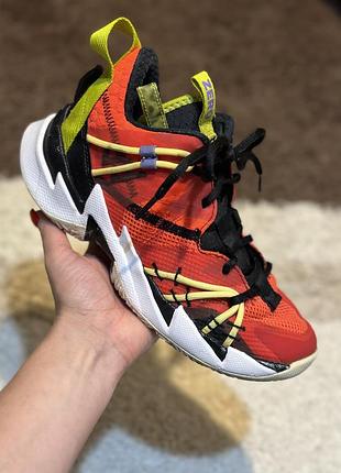 Оригінальні кросівки jordan 36/37 розмір для гір/скель (23см)