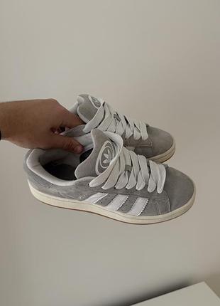 Adidas campus
