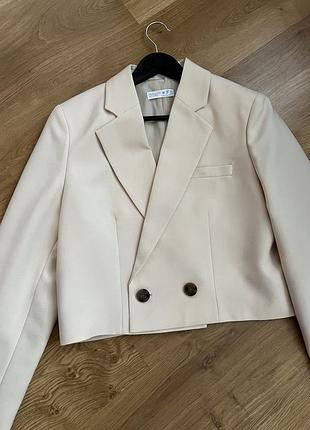 Жіночий піджак primark бежевий
