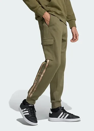 Новые мужские теплые спортивные штаны adidas aop colourblock sportswear jm1714