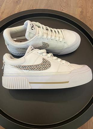 Жіночі білі кросівки кеди nike