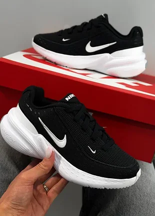 Нові жіночі кросівки nike uplift sc