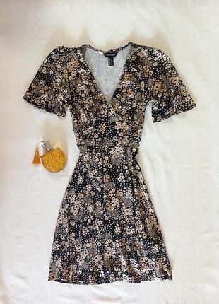 Нежное трикотажное платье new look из вискозы в цветочный принт (размер s / eur 36)