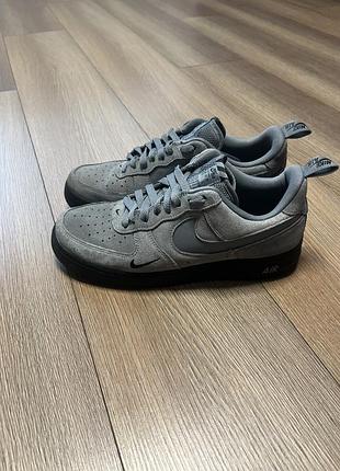 Кросівки чоловічі nike сірі замшеві