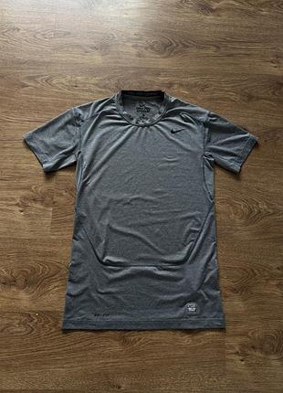 Спортивна футболка чоловіча nike pro combat сіра розмір xl