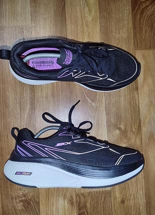Жіночі кросівки skechers р.39