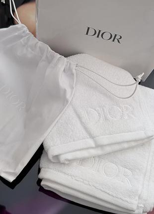 Набір dior beauty: рушник 2 шт в мішечку