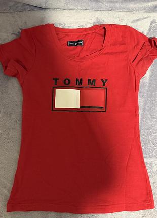 Футболка жіноча tommy hilfiger червона з логотипом
