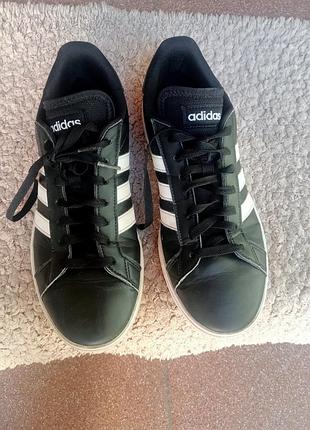 Кеди adidas на осінь 42 розмір