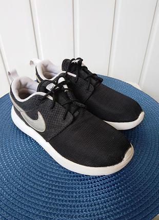 Дитячі кросівки на шнурівці nike roshe one, р34, 21,5см, оригінал