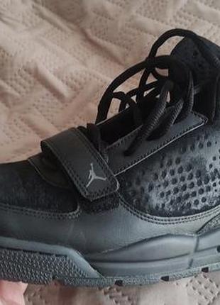 Кросівки nike jordan шкіряні чорні