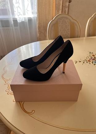 Туфлі prada 38.5 розмір