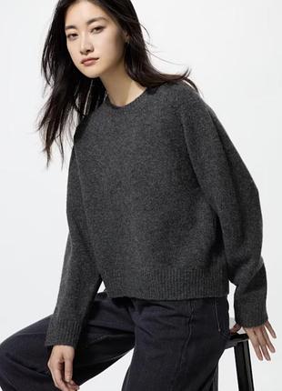 Светр uniqlo з вовною в складі