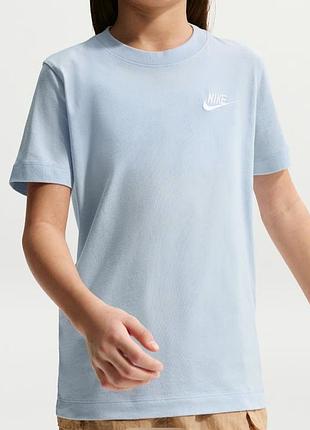 Светло-голубая хлопковая футболка nike. хлопковая футболка голубая