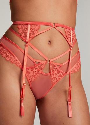 Гарний мереживний пояс для панчох hunkemoller