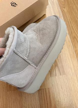 Уггі жіночі ugg classic ultra mini platform light grey 2