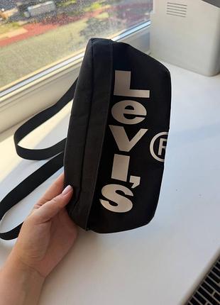 Levi's поясна сумка (банана)