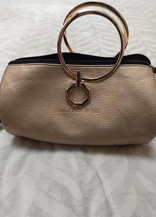 Очень стильная сумка michael kors, содержимое, ручки +ремень.