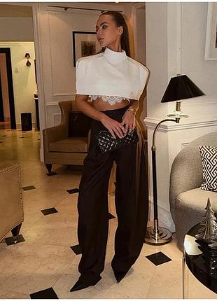 Стильний білий кейп