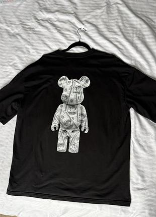Футболка унісекс оверсайз чорна з принтом bearbrick