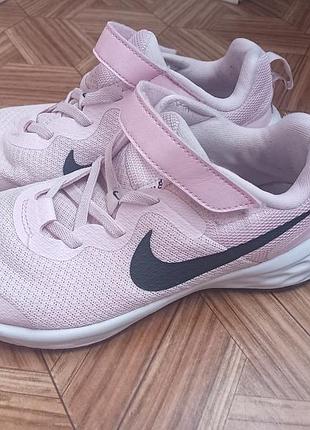 Кросівки для дівчинки nike рожеві