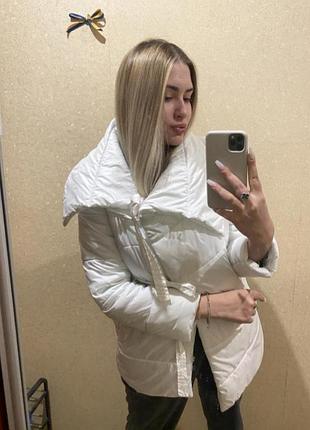 Плащ-пуховик стильного фасону на зав'язках, новий