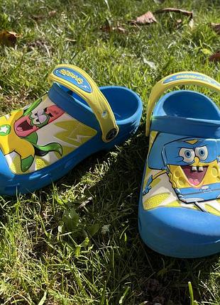 Сабо для дітей crocs kids fun lab спанч боб, синьо-жовті, розмір 32-33, довжина устілки 20 см