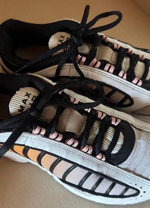 Кросівки nike air max tn білі з помаранчевими та рожевими вставками