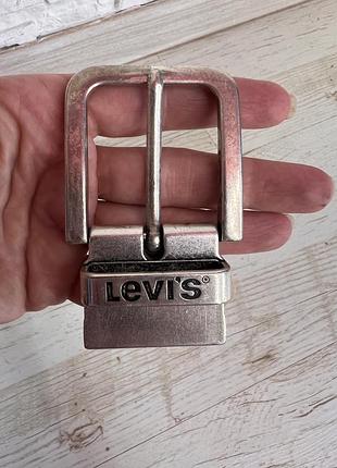 Стильна пряжка levis 2