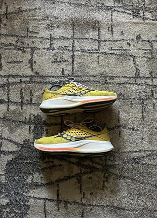 Кросівки saucony 44.5 розмір
