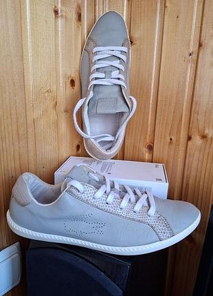 Кросівки жіночі lacoste світло-сірі, шкіряні