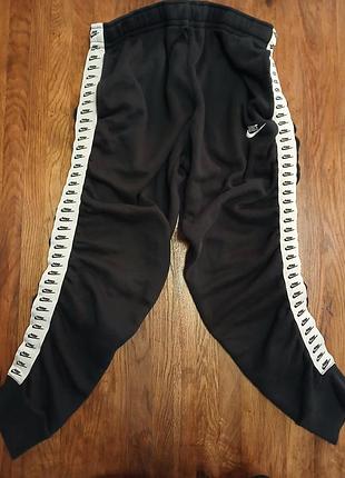 Штаны спортивные мужские 
adidas 
оригинальный фасон
100 котон