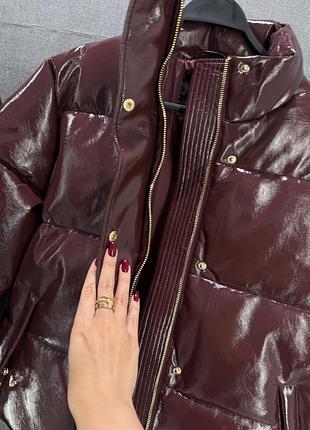 Жіноча лакована куртка-пуховик mexx у бордовому кольорі (dark red / bordeaux)