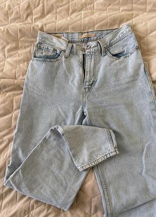 Жіночі джинси levi's блакитні розмір 28
