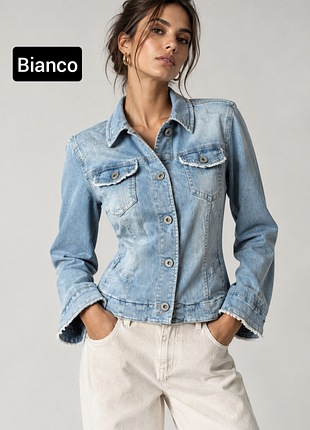 Куртка женская джинсовая голубого цвета от бренда bianco s m