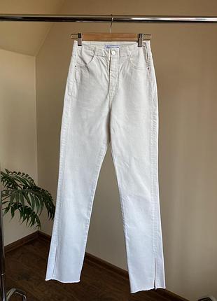 Джинси zara прямі з високою посадкою, молочні, 36/s