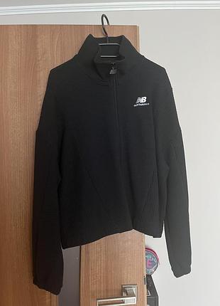 Кофта жіноча new balance чорна m