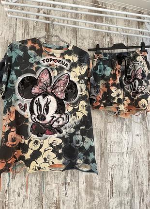 Жіночий літній костюм з шортами mickey mouse різнокольоровий